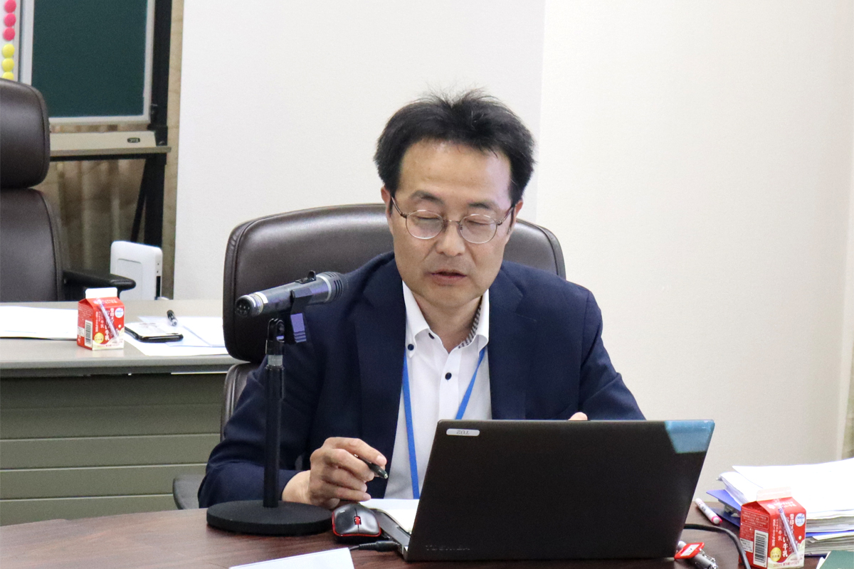 中坪康史　氏